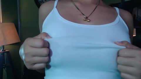 Snapshot of lina_kl chatting on November 30, 2025, 5:00 am lina_kl online show from November 30, 2025, 5:00 am