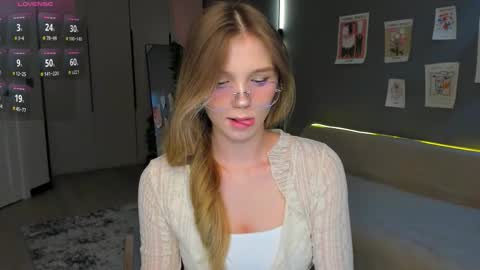 Lina online show from March 17, 2026, 1:36 pm