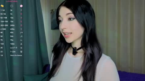 Lina online show from April 29, 2026, 2:32 pm