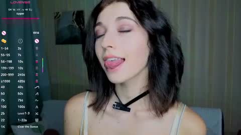 Snapshot of lina_leum chatting on July 4, 2026, 2:12 pm Lina online show from July 4, 2026, 2:12 pm