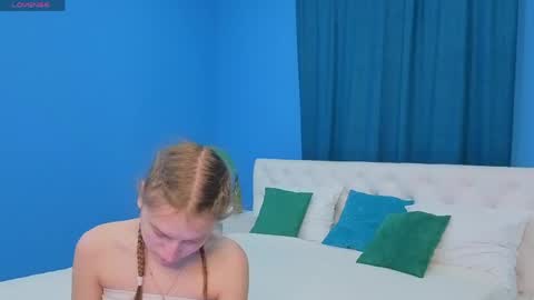 Snapshot of lina_massey chatting on May 24, 2026, 12:26 am lina_massey online show from May 24, 2026, 12:26 am