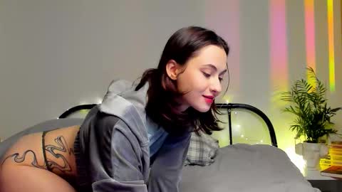 Lina -  online show from December 20, 2025, 7:43 pm