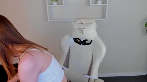 Snapshot of lina_reeds chatting on October 13, 2025, 3:17 am LINA online show from October 13, 2025, 3:17 am