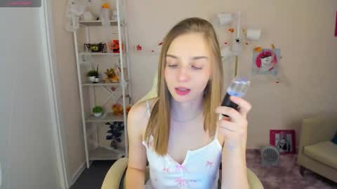 Snapshot of lina_reeds chatting on October 26, 2025, 9:04 am LINA online show from October 26, 2025, 9:04 am