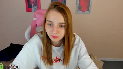 Snapshot of lina_reeds chatting on December 2, 2025, 1:11 am LINA online show from December 2, 2025, 1:11 am