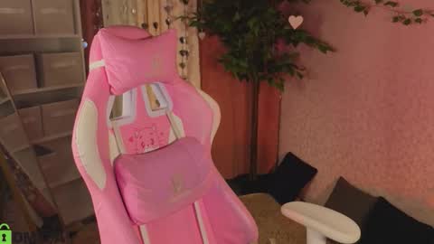 Snapshot of lina_reeds chatting on February 11, 2026, 1:10 am LINA online show from February 11, 2026, 1:10 am