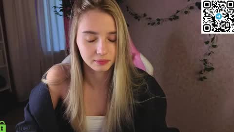 LINA online show from April 22, 2026, 1:19 am