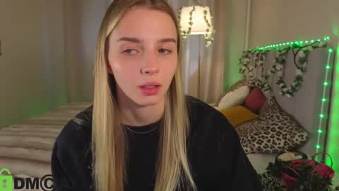 Snapshot of lina_reeds chatting on May 26, 2026, 1:12 am LINA online show from May 26, 2026, 1:12 am