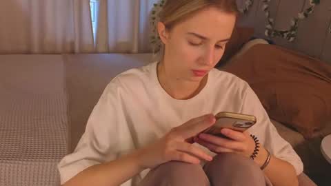 Snapshot of lina_reeds chatting on July 1, 2026, 1:07 am LINA online show from July 1, 2026, 1:07 am