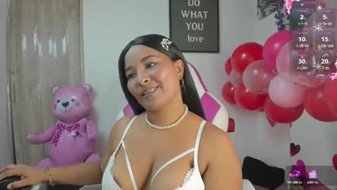 LINA SANCHEZ online show from February 14, 2025, 3:05 pm