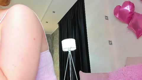 Lina online show from June 14, 2026, 1:14 am
