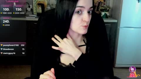 Lina 3  1715622743 online show from January 21, 2025, 10:41 am