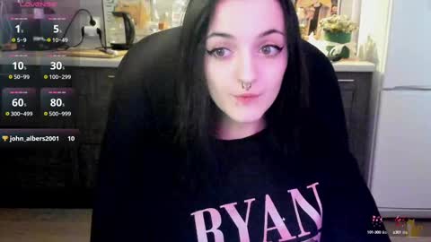 Lina 3  1715622743 online show from February 12, 2025, 9:20 am