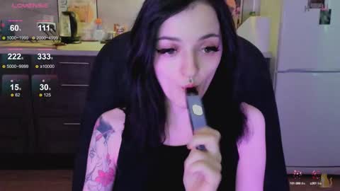 Lina 3  1715622743 online show from October 4, 2025, 6:33 am