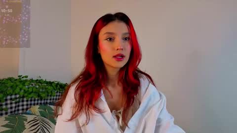 Lina online show from March 18, 2026, 6:33 pm