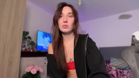 Lina online show from October 10, 2025, 1:10 pm