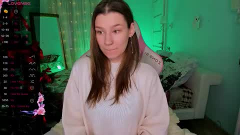 Lina online show from December 17, 2025, 8:20 am