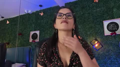 Lina  online show from March 18, 2026, 11:35 am