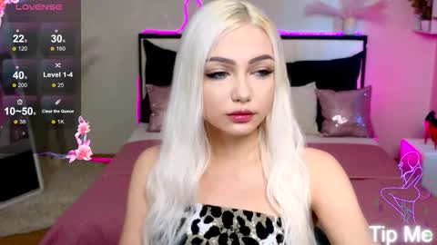 I am Lina online show from September 24, 2025, 2:09 pm