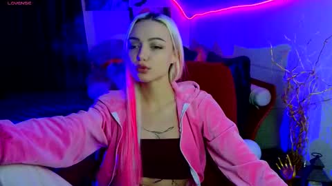 I am Lina online show from November 9, 2025, 1:31 pm