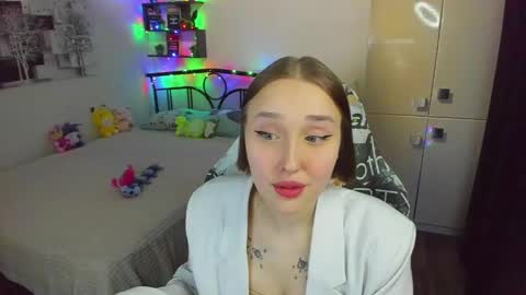 Lina online show from April 24, 2026, 9:39 pm