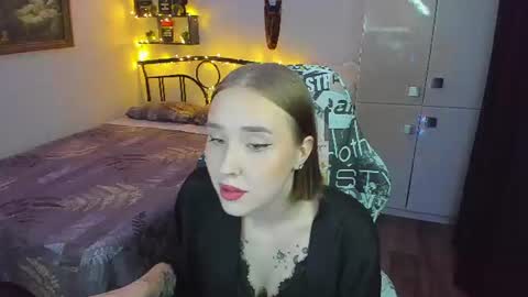 Lina online show from June 25, 2026, 9:41 pm