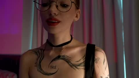 Snapshot of linavelle chatting on May 15, 2026, 1:23 am LinaVelle online show from May 15, 2026, 1:23 am