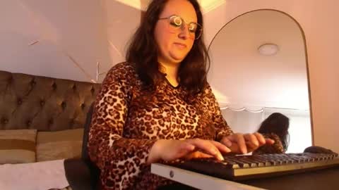 Snapshot of linceadictiva chatting on May 26, 2026, 1:40 pm LINCE online show from May 26, 2026, 1:40 pm