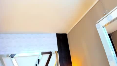  Linda  online show from November 29, 2025, 6:11 pm