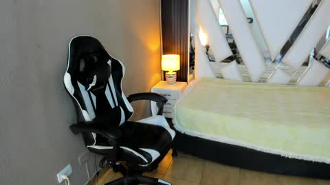  Linda  online show from April 29, 2026, 7:09 pm