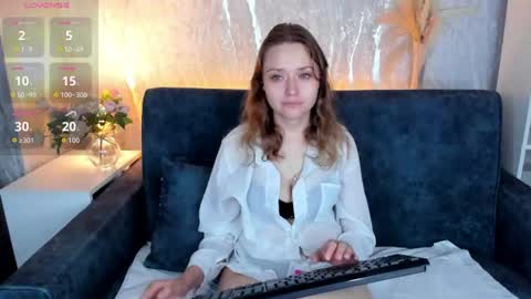 Snapshot of linda__bryant chatting on July 26, 2026, 1:14 am Linda GMT2 Mon Tu Fri Sa Su 0300am-1000 am online show from July 26, 2026, 1:14 am