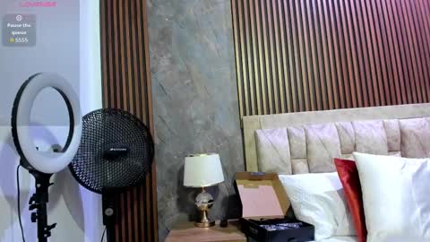 Snapshot of linda_cabal chatting on November 10, 2025, 9:03 pm linda cabal online show from November 10, 2025, 9:03 pm