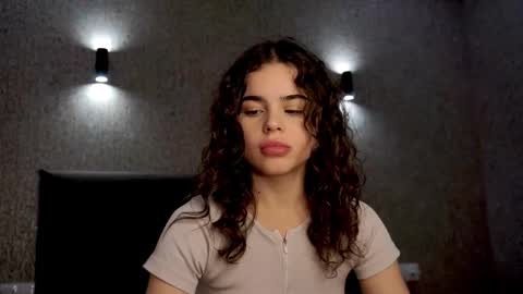 Snapshot of linda_clarsss chatting on November 13, 2025, 1:54 pm Linda online show from November 13, 2025, 1:54 pm