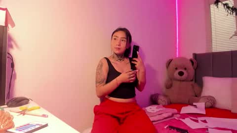 Snapshot of linda_milleer_ chatting on September 29, 2025, 8:35 pm Lindaa maria online show from September 29, 2025, 8:35 pm