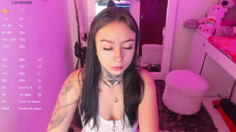 Snapshot of linda_milleer_ chatting on November 9, 2025, 9:35 pm Lindaa maria online show from November 9, 2025, 9:35 pm