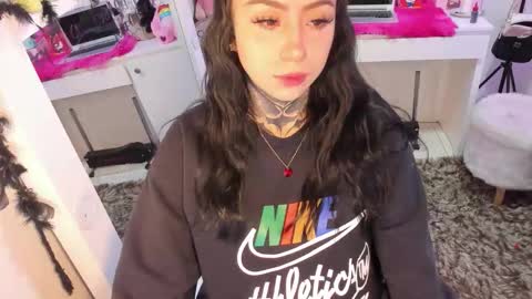 Snapshot of linda_milleer_ chatting on November 18, 2025, 4:39 am Lindaa maria online show from November 18, 2025, 4:39 am