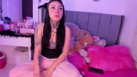 Snapshot of linda_milleer_ chatting on January 12, 2026, 11:43 pm Lindaa maria online show from January 12, 2026, 11:43 pm