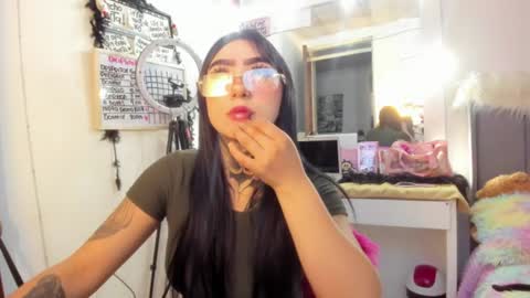 Lindaa maria  online show from June 14, 2026, 9:17 pm