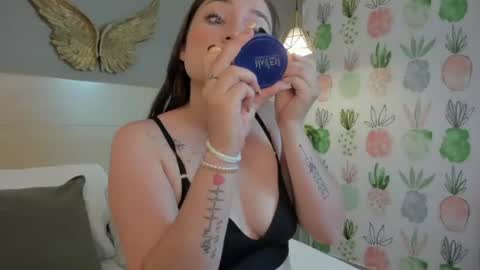 Snapshot of linda_montoya chatting on July 11, 2026, 12:19 pm linda_montoya online show from July 11, 2026, 12:19 pm