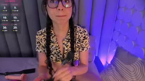 Linda  online show from July 23, 2026, 10:35 am