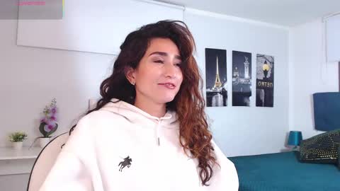 Maria Paula online show from April 23, 2026, 12:26 pm