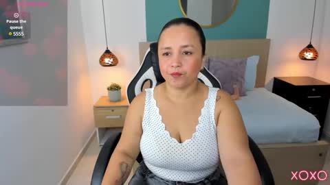 L I N D A online show from February 17, 2025, 7:10 pm