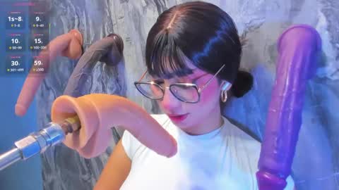 linda_sofi__ online show from June 6, 2026, 8:24 pm