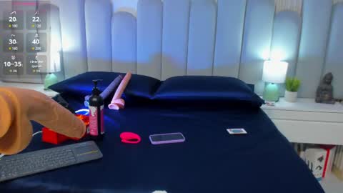 linda_sofi__ online show from June 13, 2026, 7:12 pm