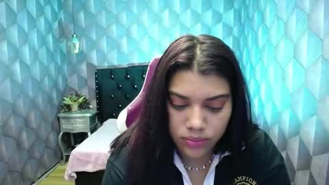 Snapshot of lindabreexlove chatting on December 27, 2024, 10:12 am online show from December 27, 2024, 10:12 am