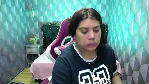 Snapshot of lindabreexlove chatting on January 5, 2025, 3:00 am online show from January 5, 2025, 3:00 am