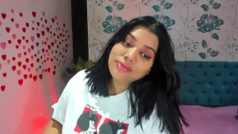 Snapshot of lindabreexlove chatting on February 2, 2025, 3:49 pm online show from February 2, 2025, 3:49 pm