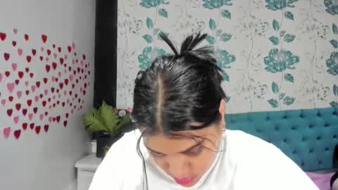 Snapshot of lindabreexlove chatting on February 16, 2025, 8:11 pm online show from February 16, 2025, 8:11 pm