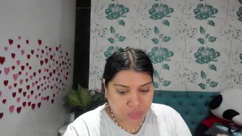 Snapshot of lindabreexlove chatting on February 20, 2025, 12:36 pm online show from February 20, 2025, 12:36 pm