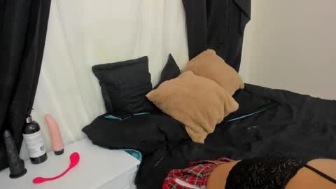 Snapshot of lindacastro2 chatting on December 9, 2024, 12:30 pm ig linda cw2 online show from December 9, 2024, 12:30 pm